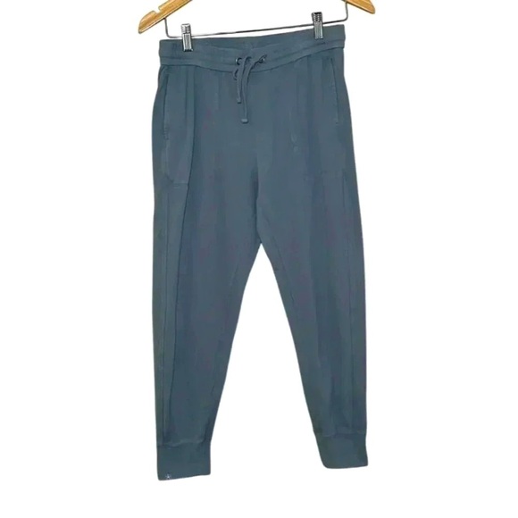 Barefoot Dreams Sun Bleached Cotton Joggers
Washed Denim (Aqua) Small​ and Large - Picture 1 of 8